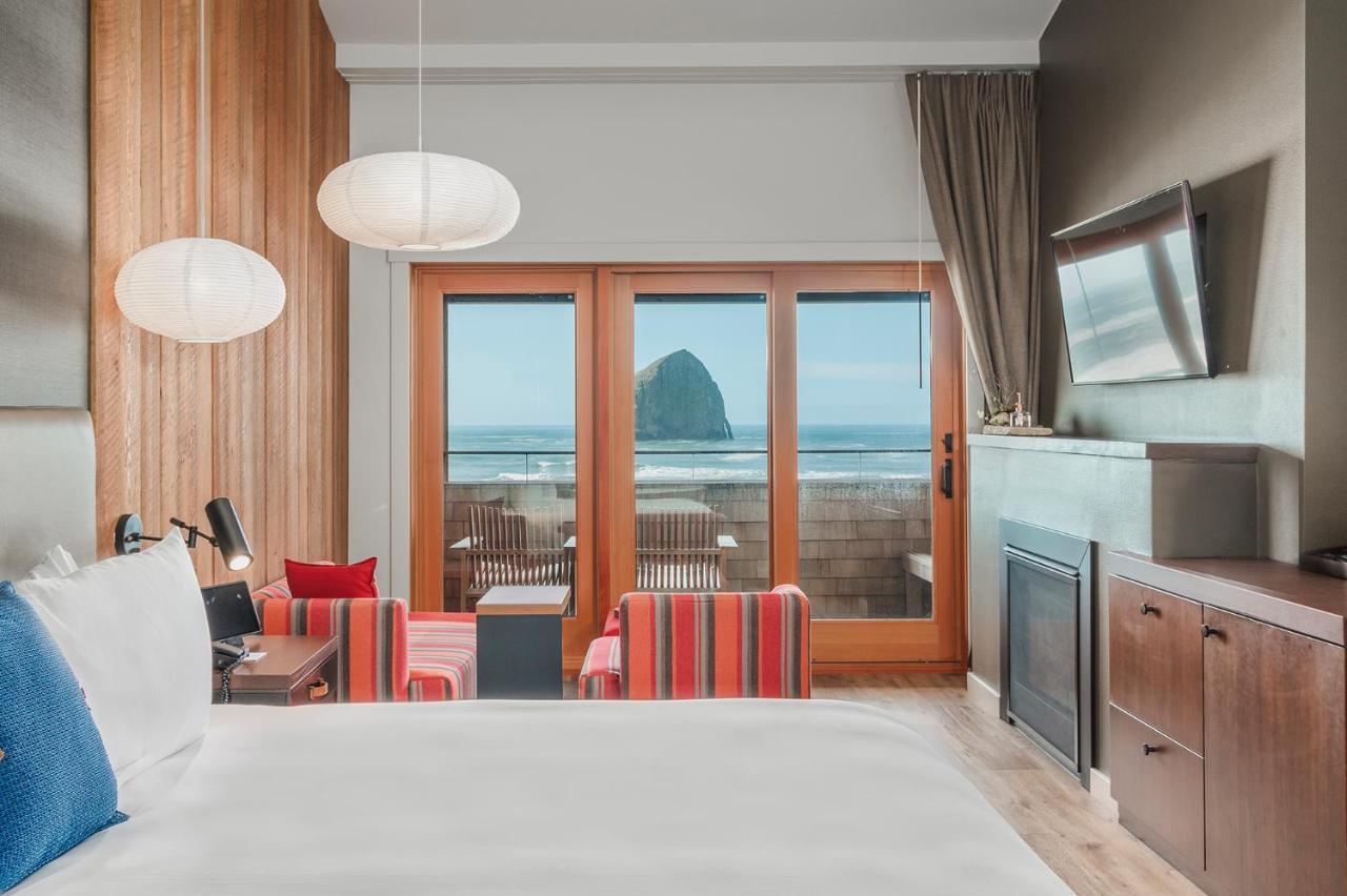 Headlands Coastal Lodge & Spa Pacific City Exterior photo