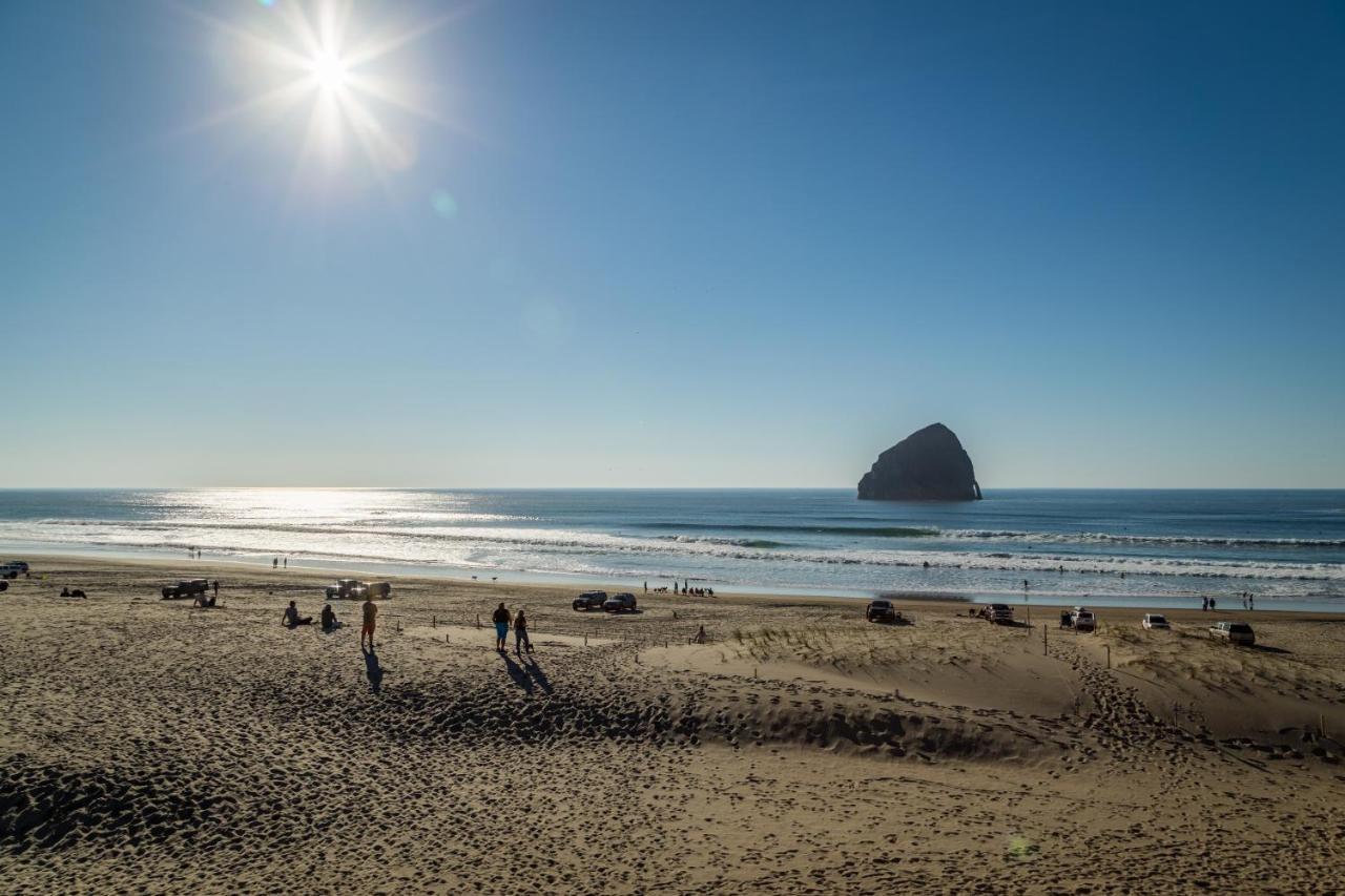 Headlands Coastal Lodge & Spa Pacific City Exterior photo
